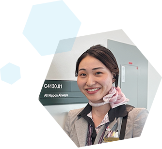 ANA バンクーバー支店空港所　森 人美さん