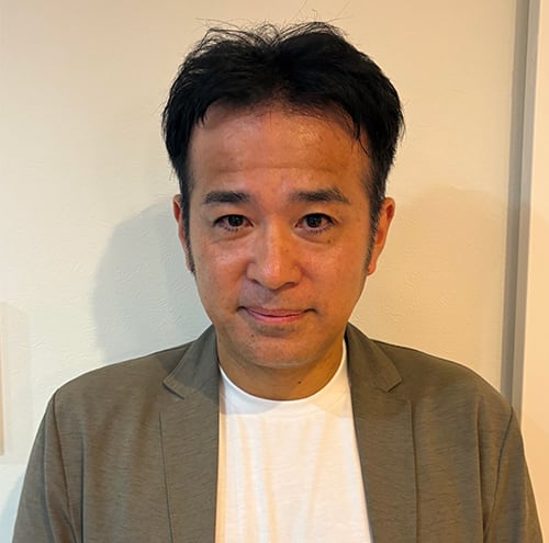 松岡 智訓さんの胸像写真