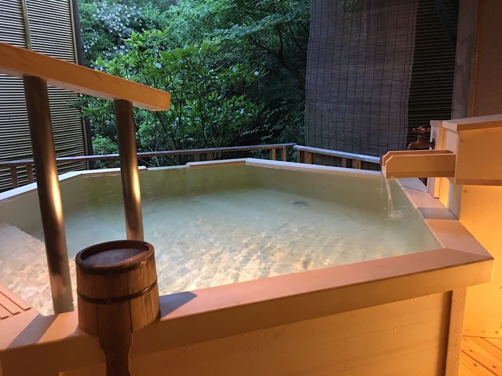 湯回廊菊屋