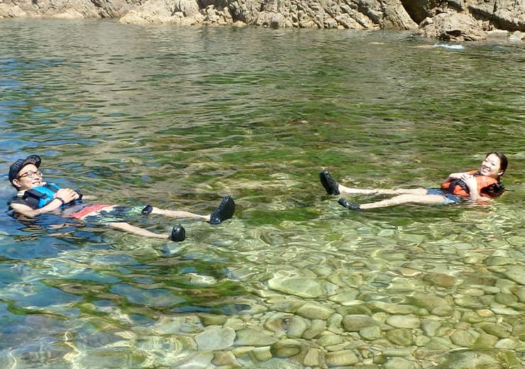 世界認定のジオパーク山陰の海でシュノーケリングしましょう！