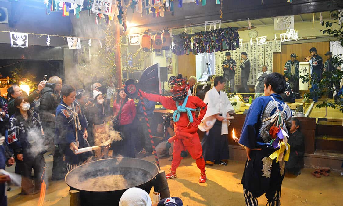 Indulge in the traditional dance performance all through the night