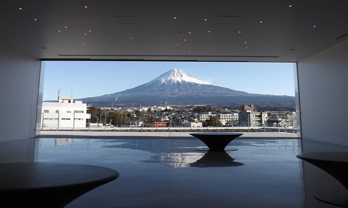 静冈名胜富士山观光 在富士山世界遗产中心体验模拟登山 Ana