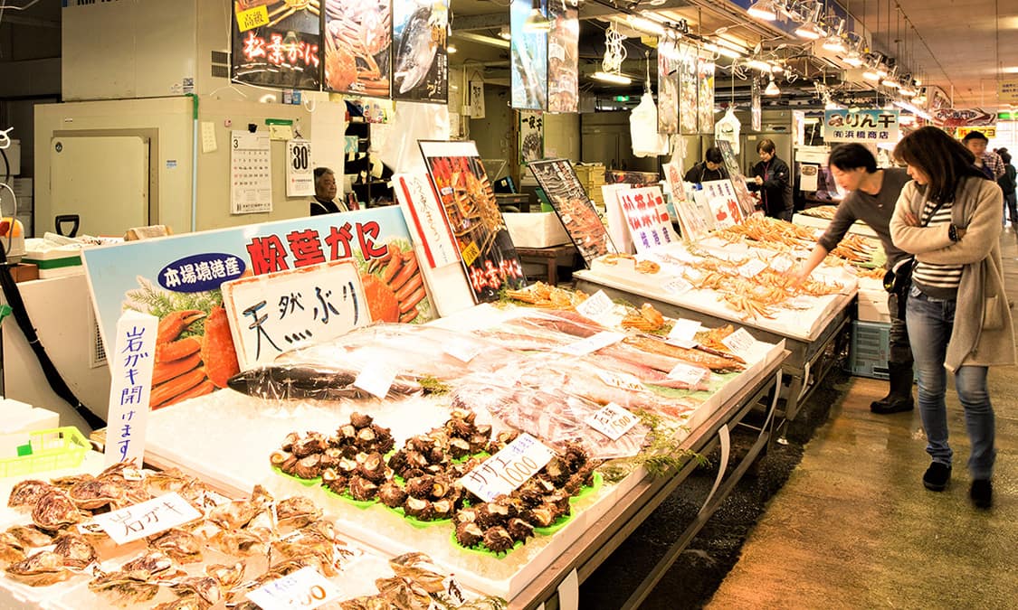 鳥取 境港の観光 境港水産物直売センターでお土産に新鮮魚介を Ana