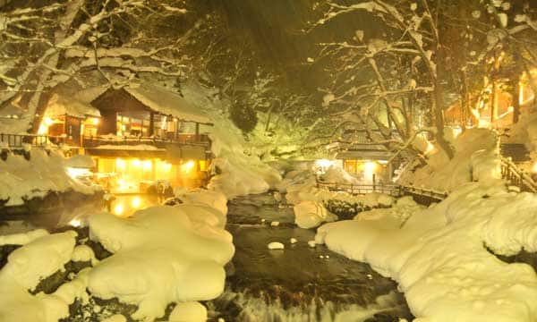 畅享日本规模最大的露天浴场群马县宝川温泉汪泉阁 Ana