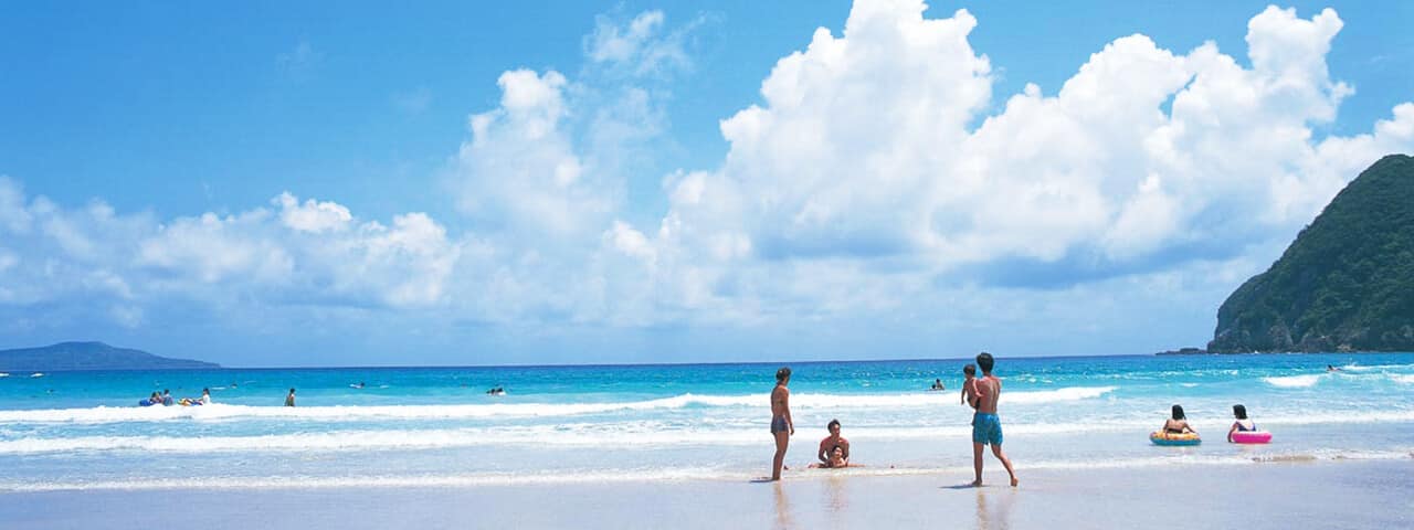 Die Goto-Inseln im türkisblauen Meer -Foto