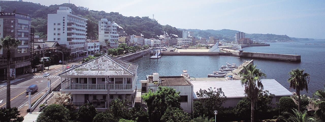 観光も楽しめる小浜温泉の足湯 露天風呂を満喫 長崎県雲仙市 Ana