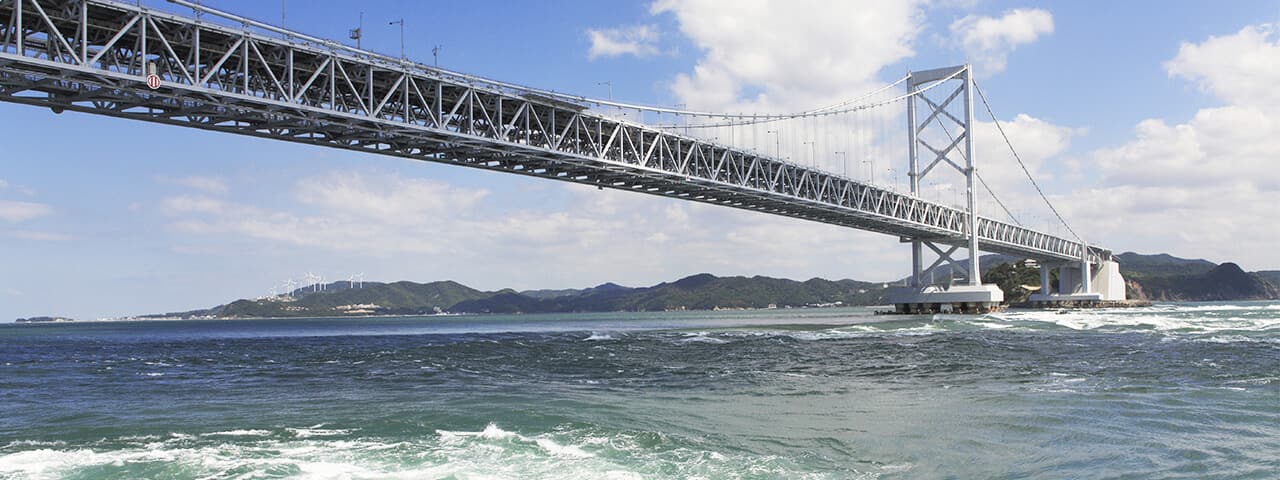 鳴門海峡の渦潮や観光におすすめの名所から海上遊歩道の楽しみ方 Ana