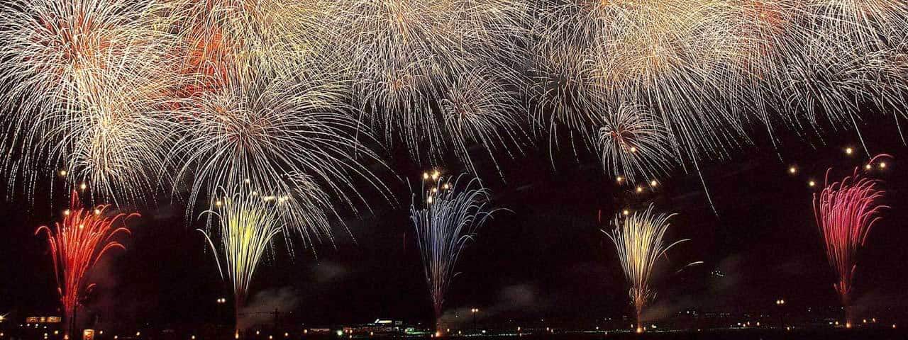 日本三大花火大会 秋田県大曲の花火で日本の花火文化に酔う Ana 日本三大花火大会 秋田県大曲の花火で日本の花火文化に酔う Ana