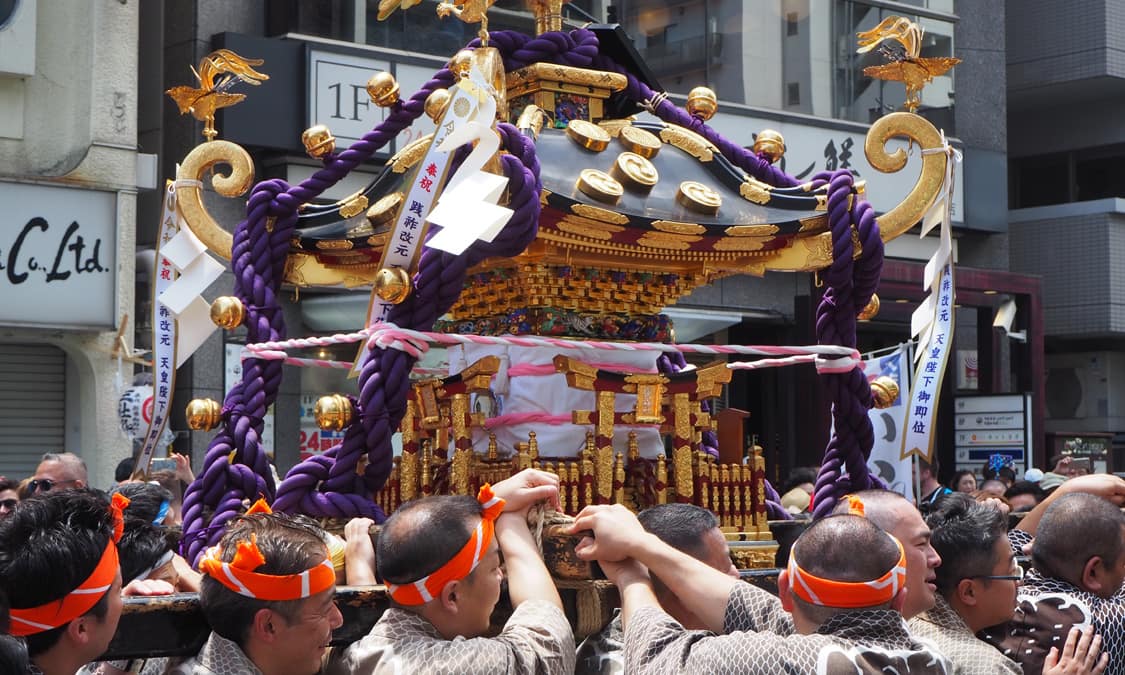 お祭り って何 日本人は何故お祭りに情熱を燃やすのか その理由と祭りの種類を知って 日本を深く感じよう Ana