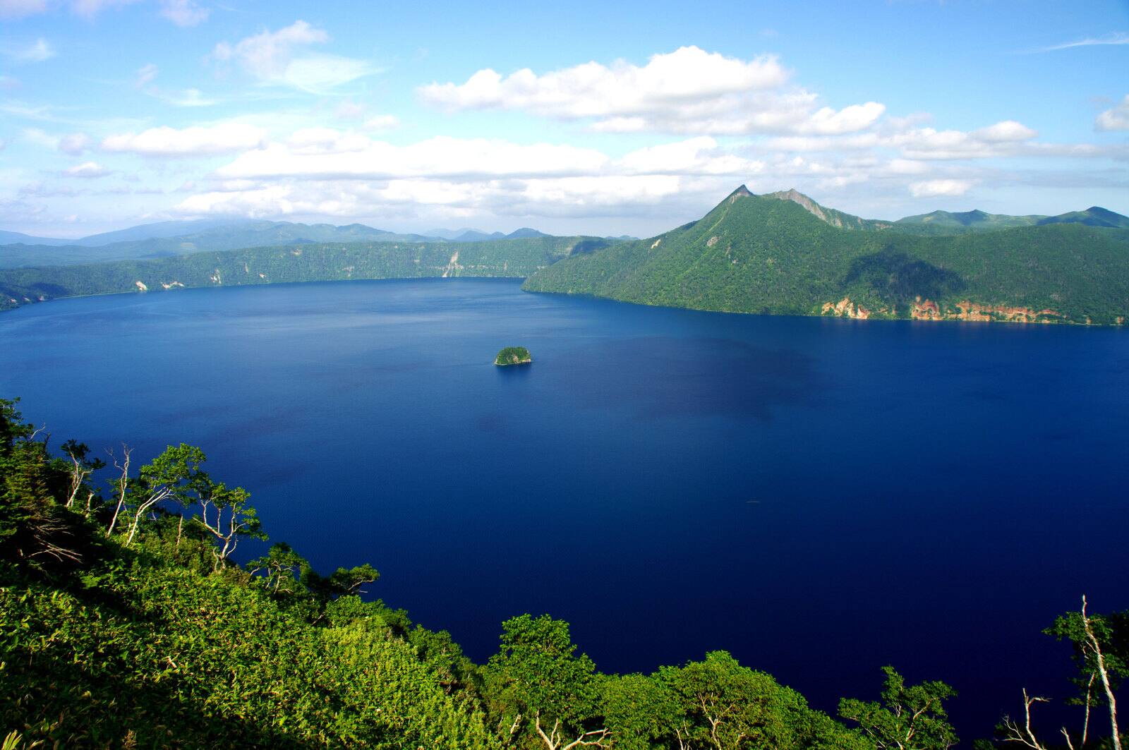 Kushiro Wetlands and Shiretoko Five Lakes | The View of JAPAN - ANA