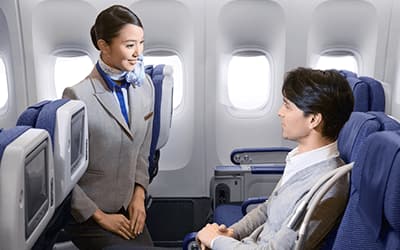 ANAは、5スターエアラインとして、お客様への感謝を胸に、過去の評価に決して驕ることなく、これからも世界のお客様に「夢」や「感動」に溢れるサービスで、安全且つ高品質な空の旅をご提供してまいります。