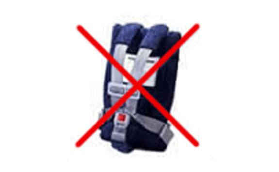 Imagen de un asiento no aceptado para niños con arnés o chaleco