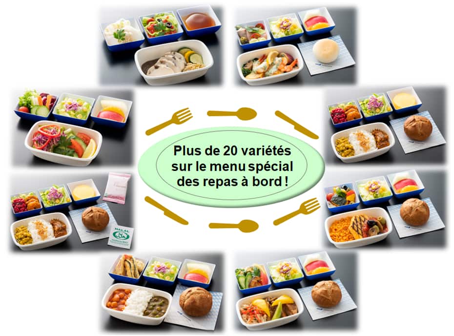 Photo de divers repas spéciaux à bord organisés en cercle.